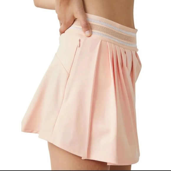 Like New - Free People Movement Round Robin Colorblock Skort in Peach - Picture 2 of 5